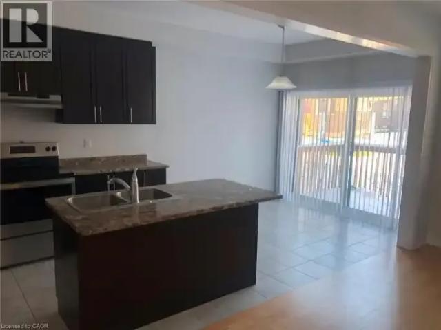 Townhouse 3 Bedroom For Rent Woodstock ON 2350 ES104362487