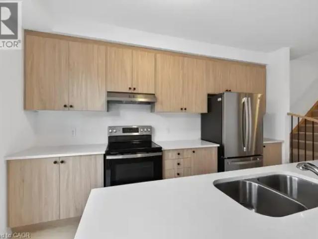 Townhouse 3 Bedroom For Rent Woodstock ON 2400 ES102339303
