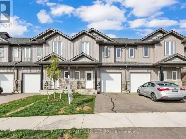 Townhouse 3 Bedroom For Rent Woodstock ON 2500 ES105581142