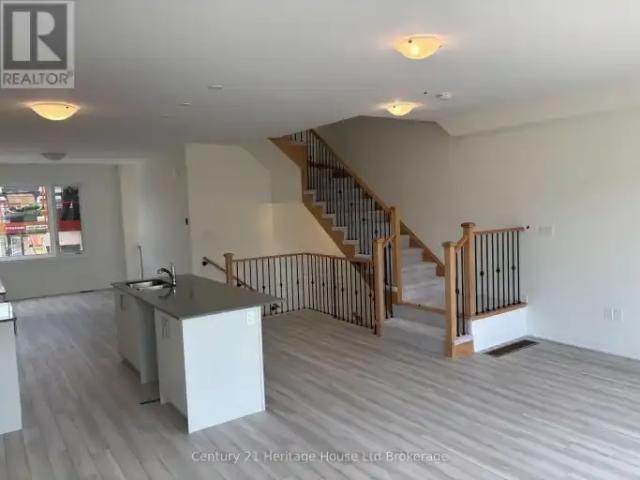 Townhouse 3 Bedroom For Rent Woodstock ON 2750 ES104888825