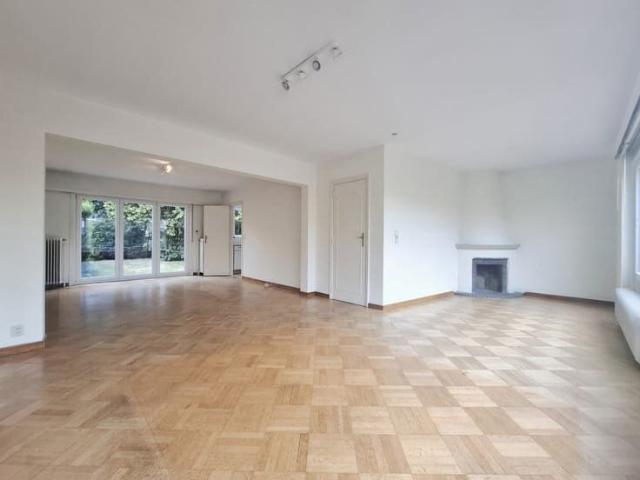 Townhouse 3 Bedroom House with Garden and Terrace