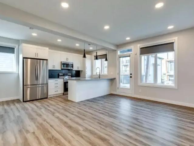 Townhouse 1 Bedroom For Rent Calgary AB 1395 ES105410379