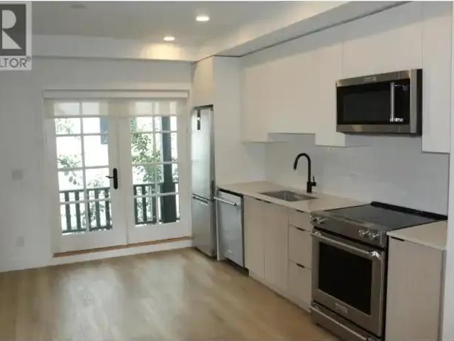 Townhouse 1 Bedroom For Rent Coquitlam BC 2000 ES105506053