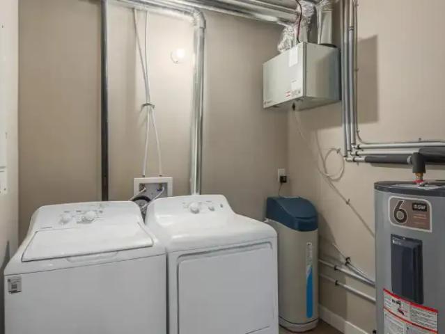 Townhouse 1 Bedroom For Rent Ile Des Chenes MB 1150 ES105466957