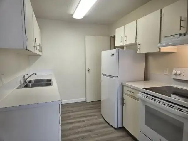 Townhouse 1 Bedroom For Rent Strathmore AB 1295 ES104986116