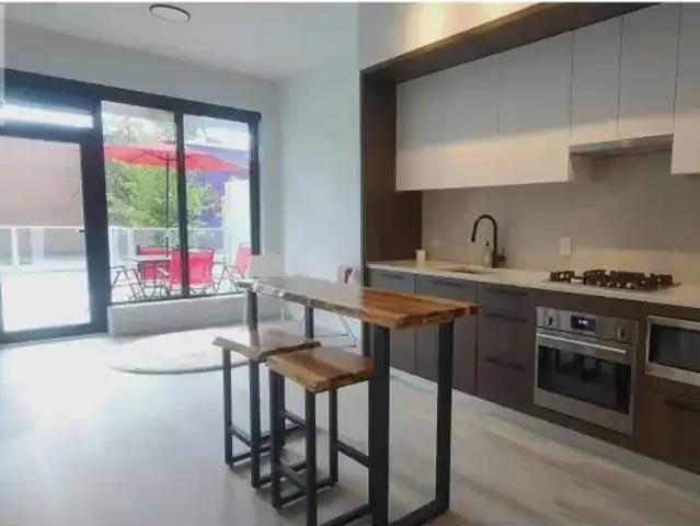 Townhouse 1 Bedroom For Rent Vancouver BC 2850 ES105309509