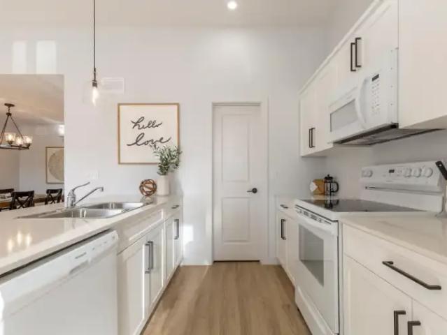 Townhouse 1 Bedroom For Rent Winnipeg MB 1350 ES100940517