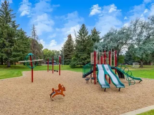Townhouse 2 Bedroom For Rent Medicine Hat AB 1590 ES104782385