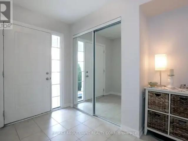 Townhouse 2 Bedroom For Rent Milton ON 2700 ES103542300