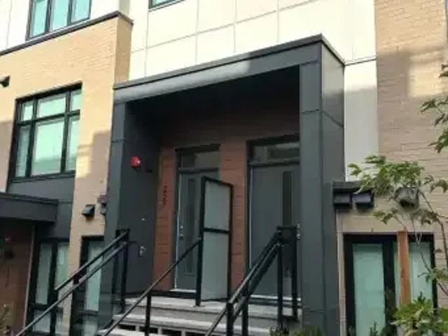 Townhouse 2 Bedroom For Rent North Vancouver BC 4600 ES103179222