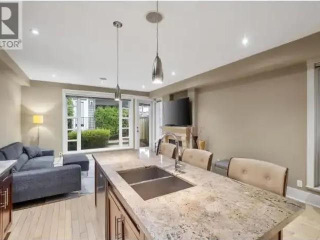 Townhouse 2 Bedroom For Rent North Vancouver BC 3995 ES106134836
