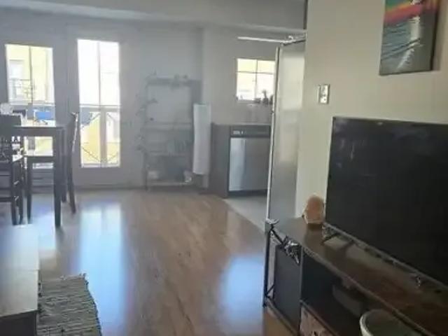 Townhouse 2 Bedroom For Rent Oakville ON 2600 ES105467422