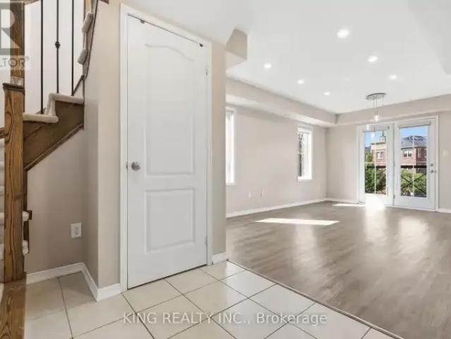 Townhouse 2 Bedroom For Rent Oakville ON 2700 ES106148550
