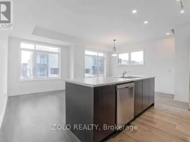 Townhouse 2 Bedroom For Rent Oakville ON 3050 ES105554550