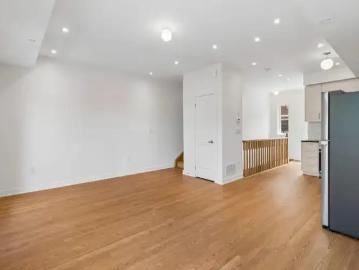 Townhouse 2 Bedroom For Rent Aurora ON 3000 ES103011786