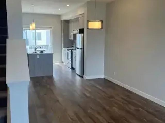 Townhouse 2 Bedroom For Rent Airdrie AB 1950 ES105110758