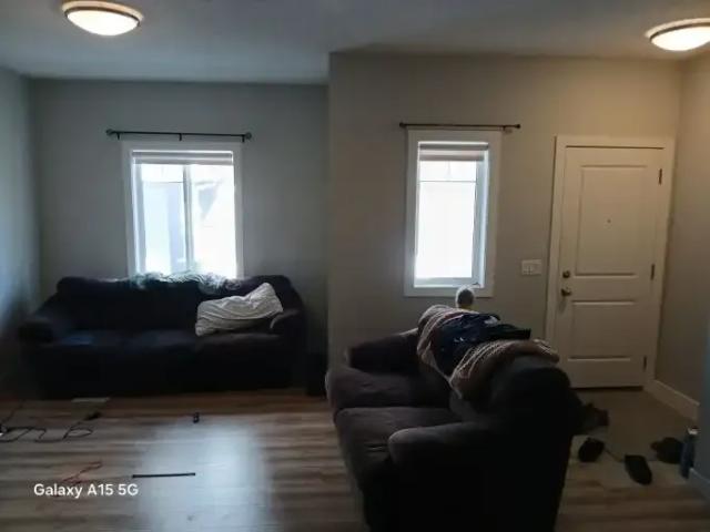 Townhouse 2 Bedroom For Rent Airdrie AB 2000 ELS104638423