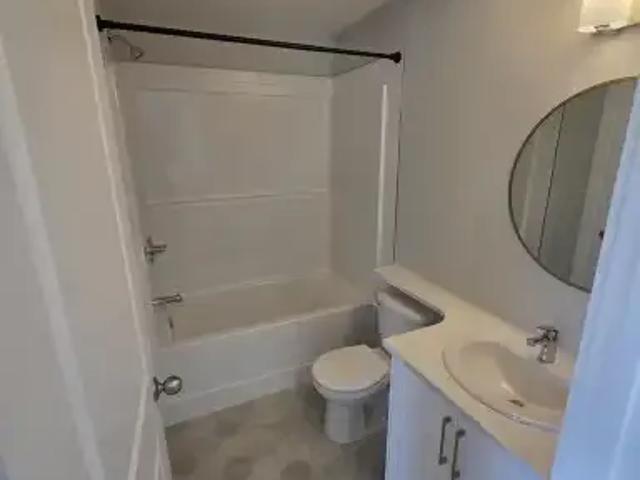 Townhouse 2 Bedroom For Rent Airdrie AB 2000 ES105505691