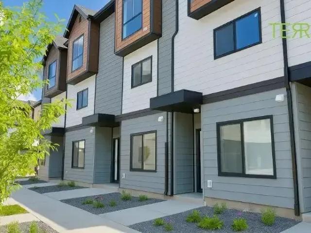 Townhouse 2 Bedroom For Rent Airdrie AB 2185 ES96586715