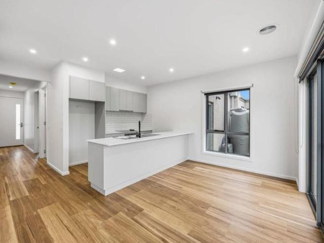Townhouse 2 Bedroom For Rent Buninyong VIC 500 ES106169823