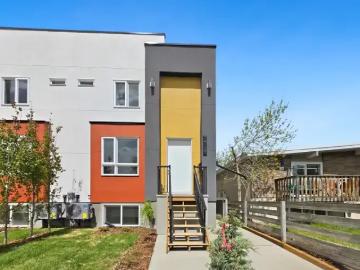 Townhouse 2 Bedroom For Rent Calgary AB 1225 ES103487408