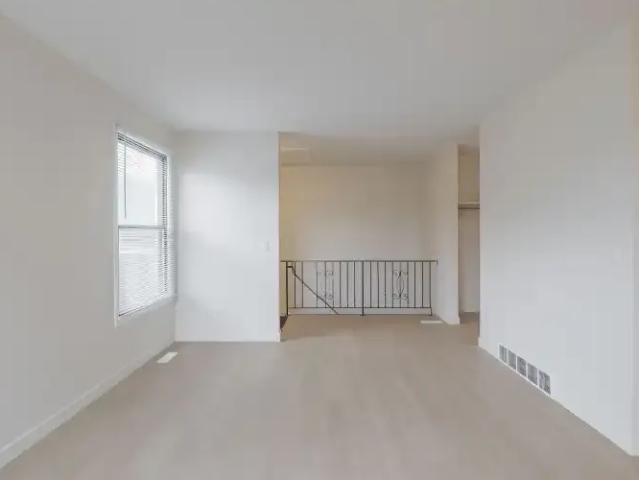 Townhouse 2 Bedroom For Rent Calgary AB 1495 ES104863890