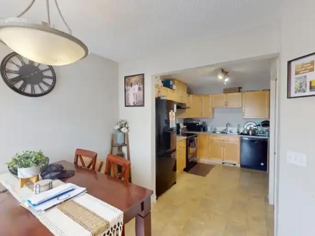 Townhouse 2 Bedroom For Rent Calgary AB 1750 ES104401491