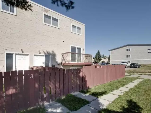Townhouse 2 Bedroom For Rent Calgary AB 1795 ES105467180