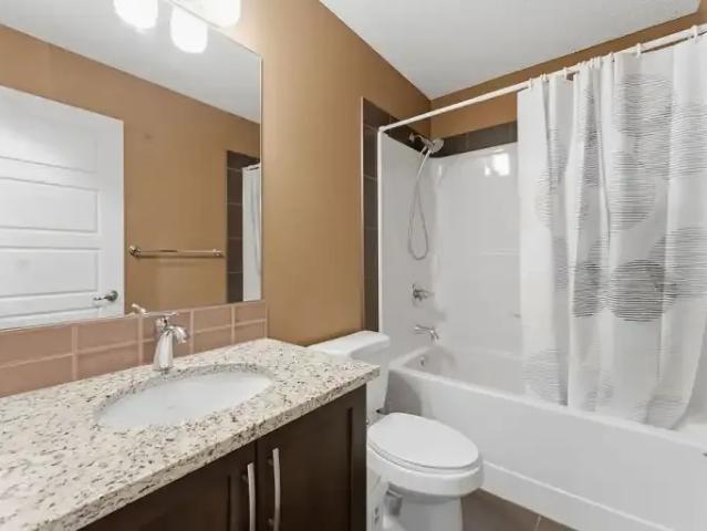 Townhouse 2 Bedroom For Rent Calgary AB 1850 ES104535561