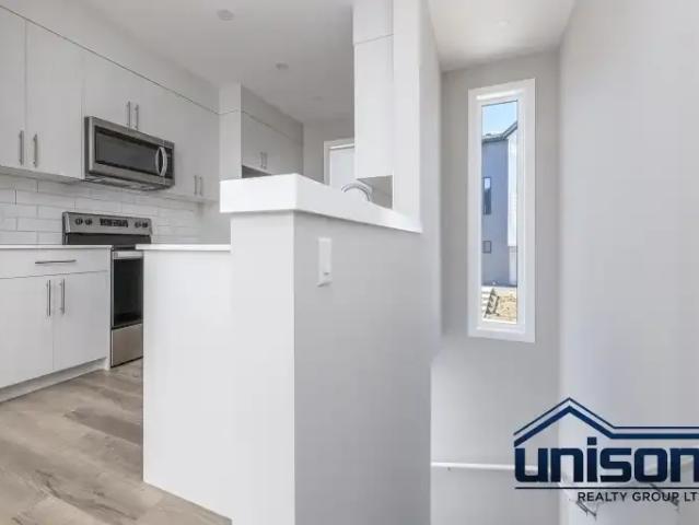 Townhouse 2 Bedroom For Rent Calgary AB 1975 ES105601874