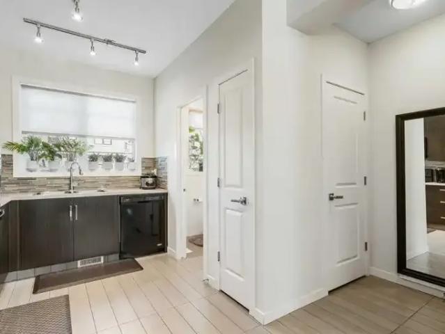 Townhouse 2 Bedroom For Rent Calgary AB 2000 ES105601935