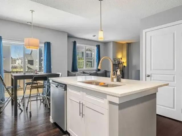 Townhouse 2 Bedroom For Rent Calgary AB 2100 ES103594354
