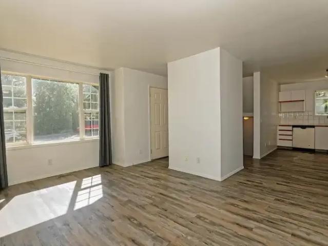 Townhouse 2 Bedroom For Rent Calgary AB 2100 ES105580415