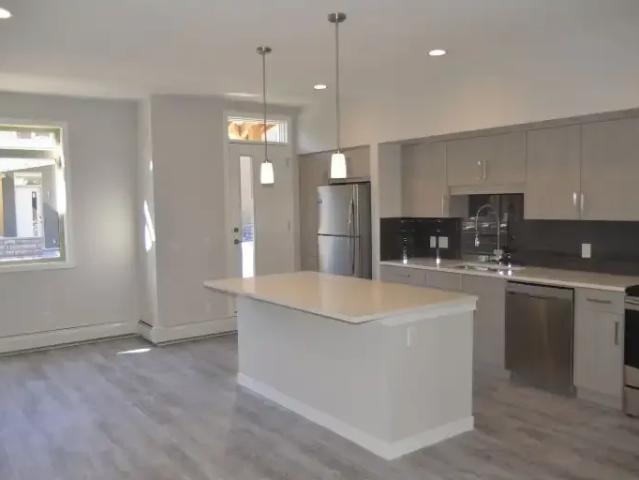 Townhouse 2 Bedroom For Rent Calgary AB 2350 ES105150982