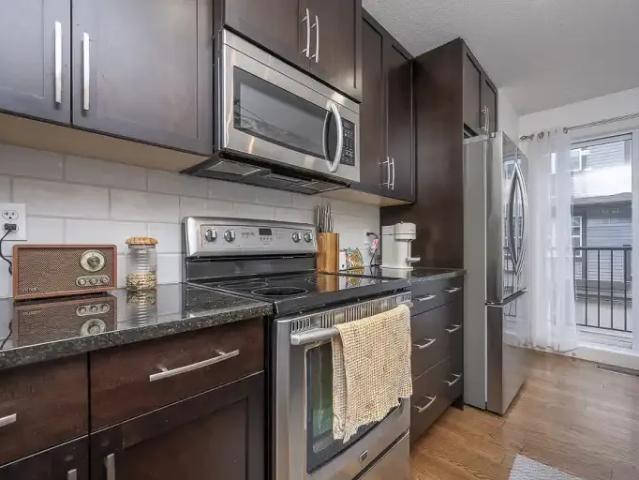 Townhouse 2 Bedroom For Rent Calgary AB 2300 ES105198524