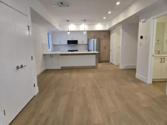 Townhouse 2 Bedroom For Rent Calgary AB 2600 ES104362709