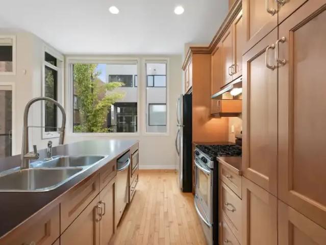 Townhouse 2 Bedroom For Rent Calgary AB 2750 ES104180512