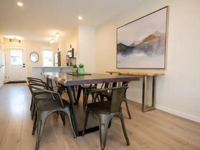 Townhouse 2 Bedroom For Rent Calgary AB 3595 ES105377667