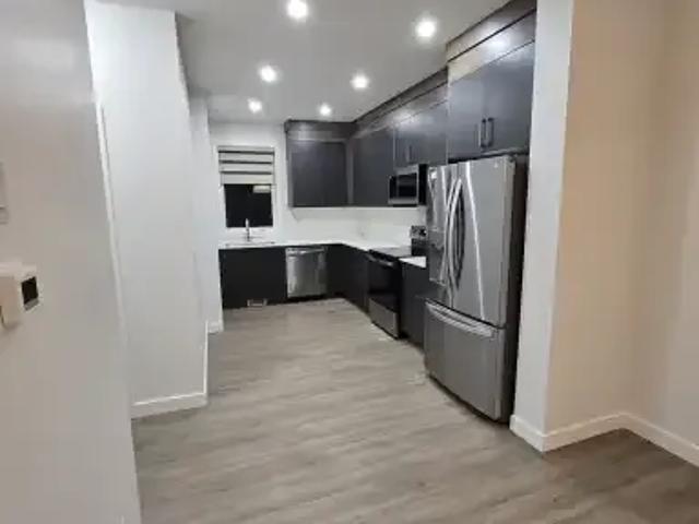 Townhouse 2 Bedroom For Rent Chestermere AB 1950 ES105359924