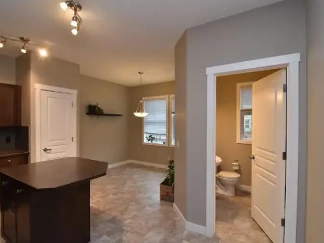 Townhouse 2 Bedroom For Rent Cochrane AB 2360 ES104180475