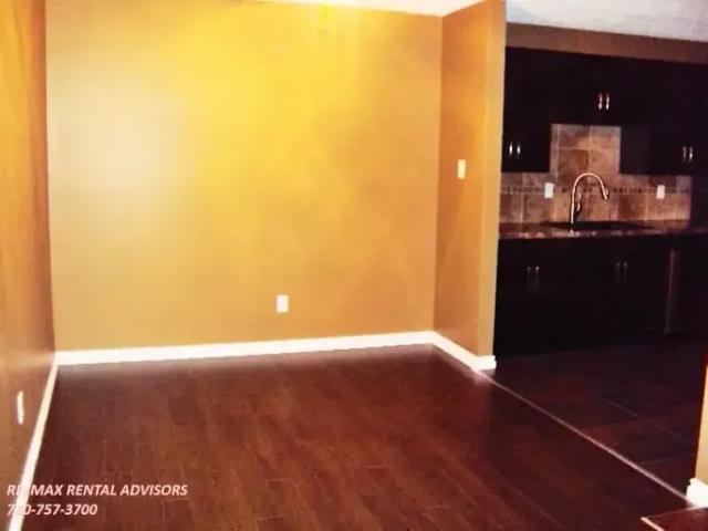 Townhouse 2 Bedroom For Rent Edmonton AB 1410 ES105008826
