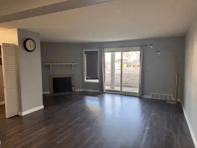 Townhouse 2 Bedroom For Rent Edmonton AB 1450 ES104471229