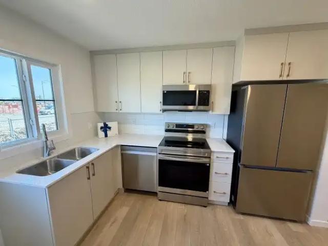 Townhouse 2 Bedroom For Rent Edmonton AB 1600 ES105087735