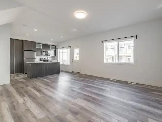 Townhouse 2 Bedroom For Rent Edmonton AB 1600 ES105280995