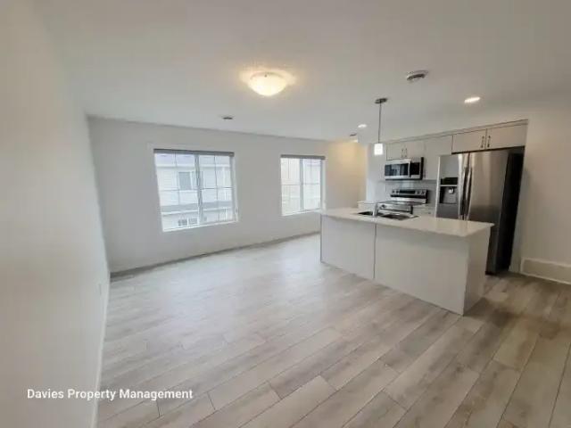 Townhouse 2 Bedroom For Rent Edmonton AB 1650 ES105135558