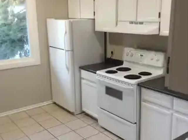 Townhouse 2 Bedroom For Rent Edmonton AB 1100 ES105378161