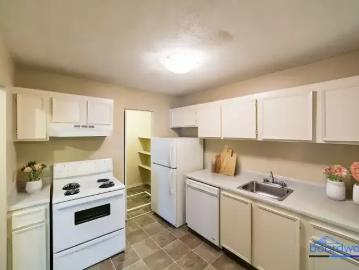 Townhouse 2 Bedroom For Rent Edmonton AB 1319 ES102882559