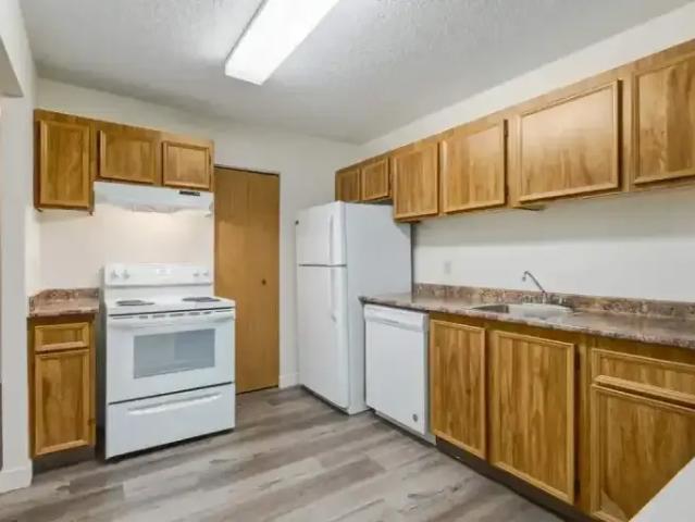 Townhouse 2 Bedroom For Rent Edmonton AB 1385 ES105149529
