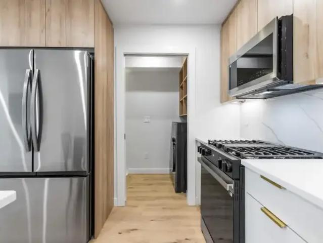 Townhouse 2 Bedroom For Rent Edmonton AB 2090 ES105135644