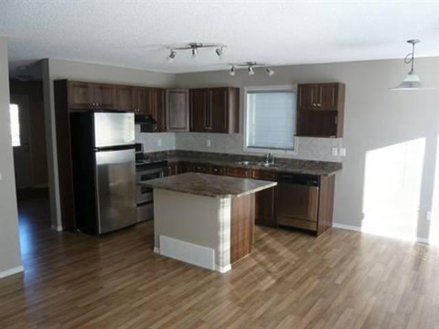 Townhouse 2 Bedroom For Rent Edmonton AB 2095 ELS105046561